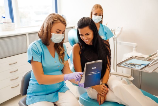 Rotermanni Maxilla Hambakliinik ootab oma kollektiiviga liituma endodonti või juureravile spetsialiseerunud hambaarsti