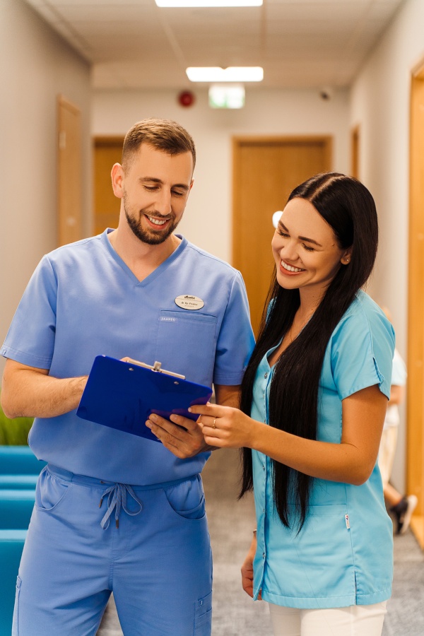 Maxilla Hambakliinik Mustamäel otsib oma kollektiiviga liituma hambaarste ja hambaarsti üliõpilasi (abiarste)